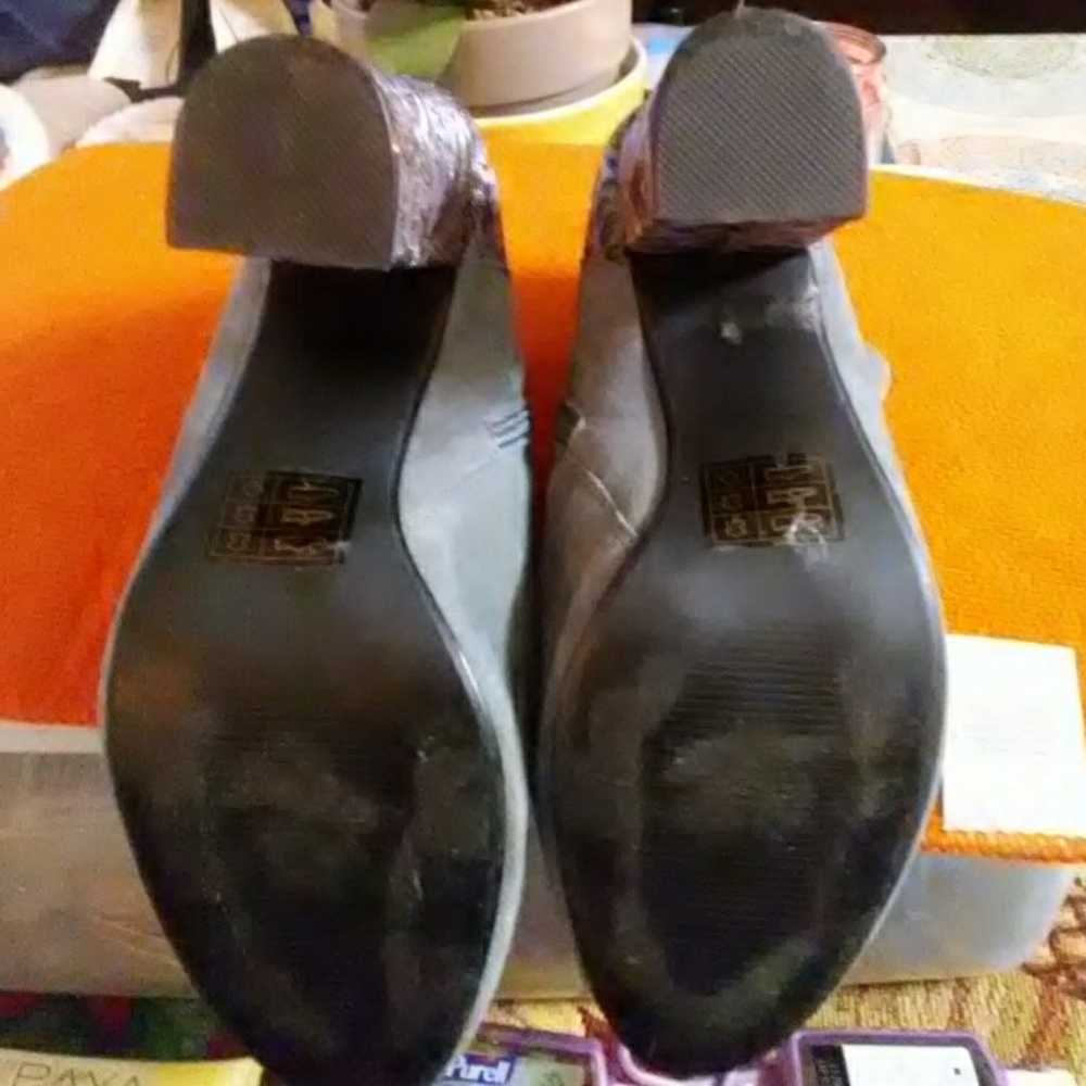 Boots - Picture 5 of 6